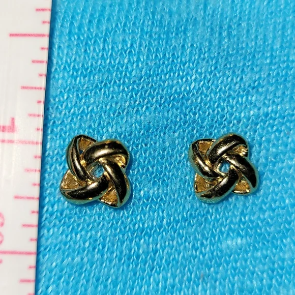 Set of 3 goldtone vintage earrings - Picture 3 of 5